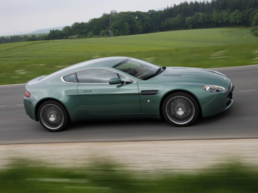 Aston Martin v8 Vantage 2008