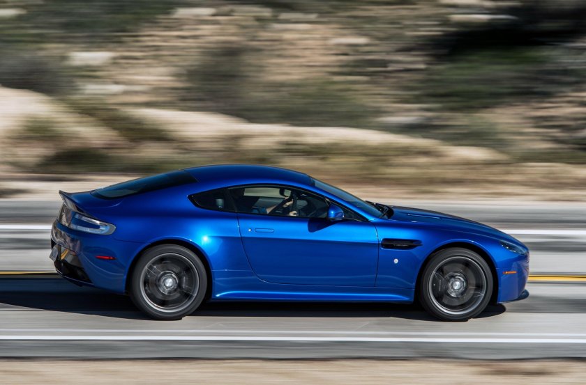 Астон Мартин в8 Vantage