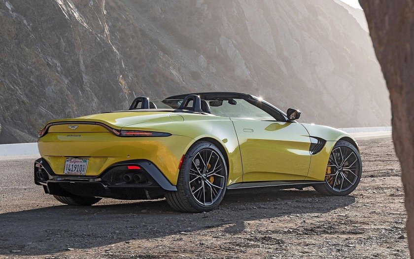 Aston Martin v8 Vantage 2022