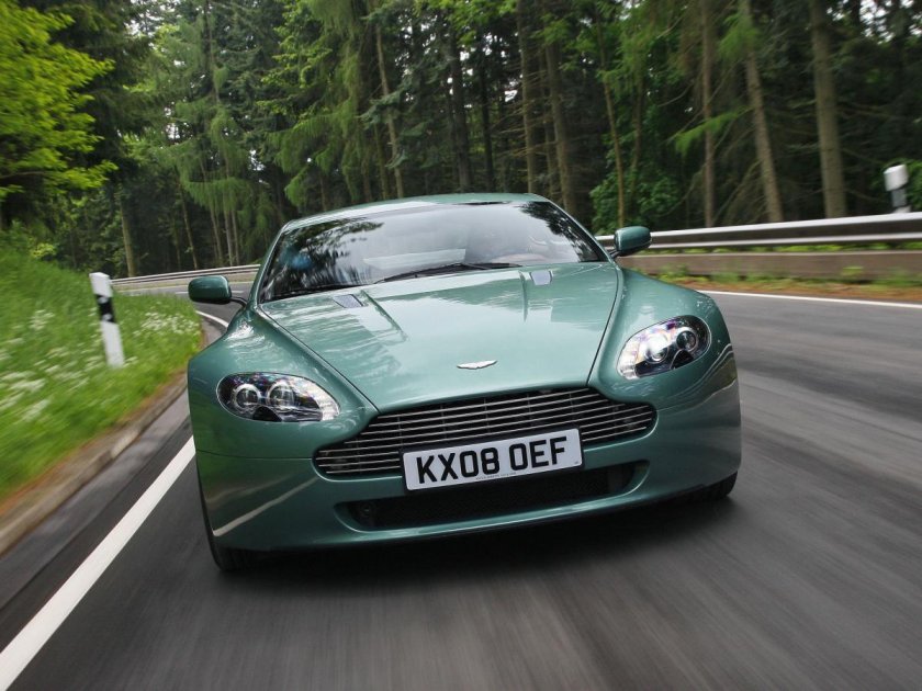 Aston Martin v8 Vantage 2008