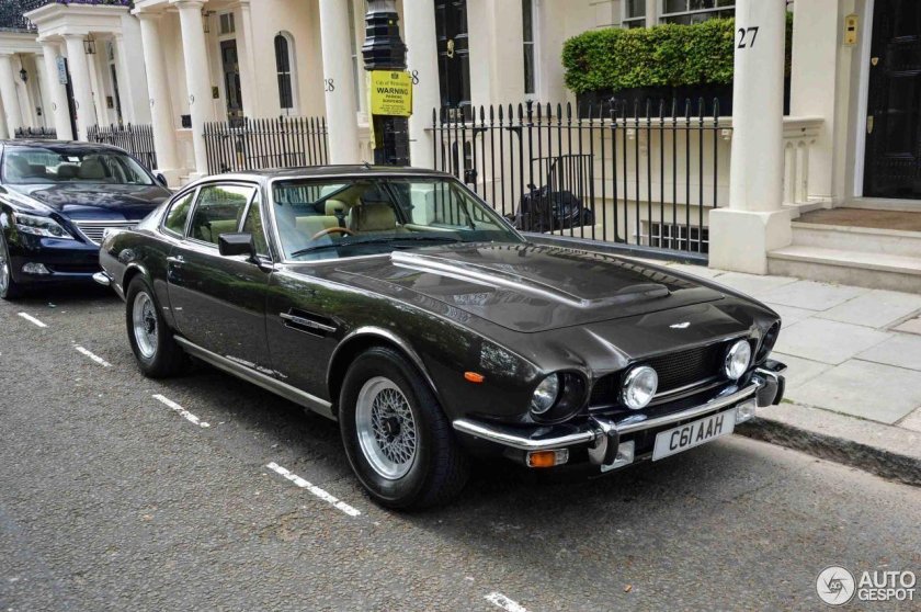 Aston Martin v8 1977