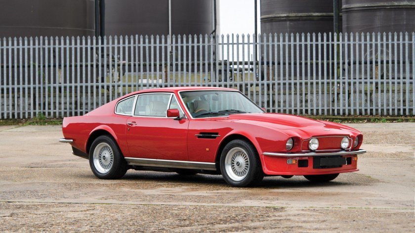 Aston Martin v8 Vantage 1977