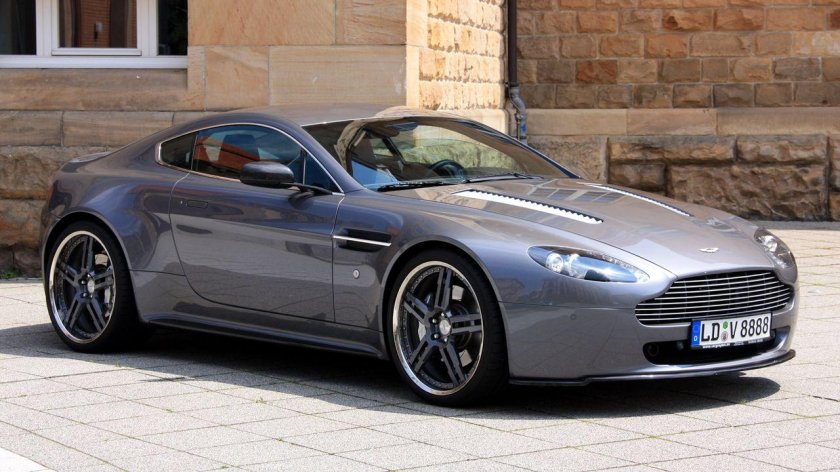 Aston martin v8 vantage 2009