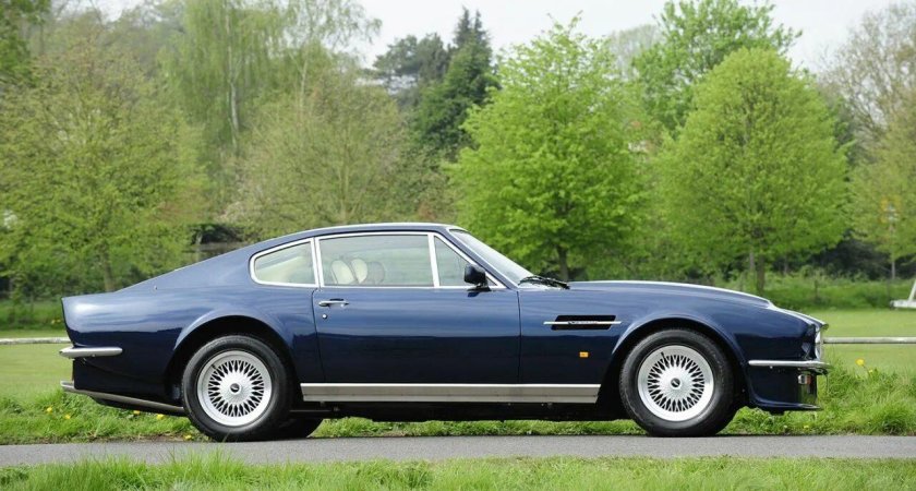Астон Мартин Vantage 1977