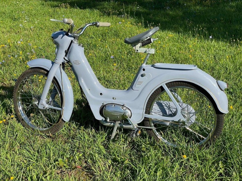 Ява Яветта 551