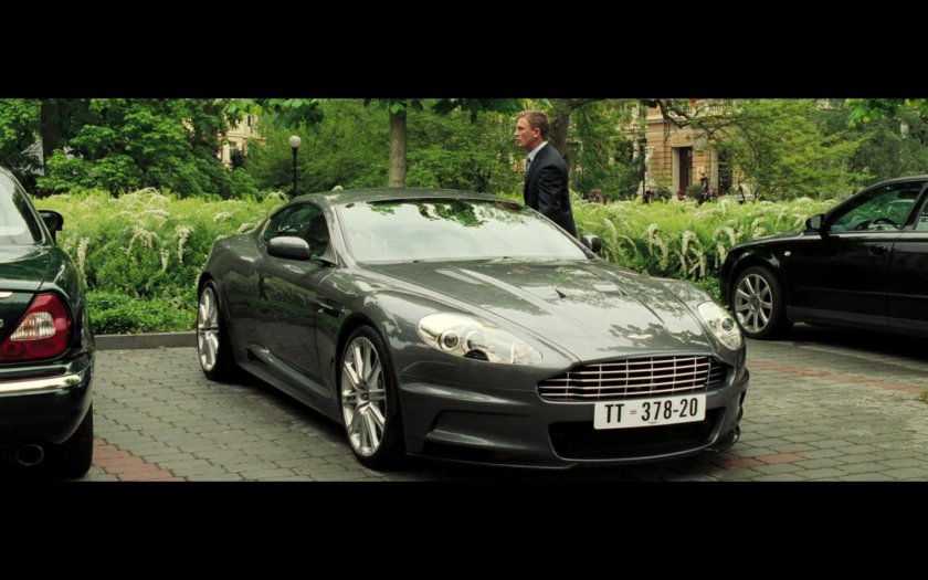 Астон Мартин Бонда 007 казино рояль