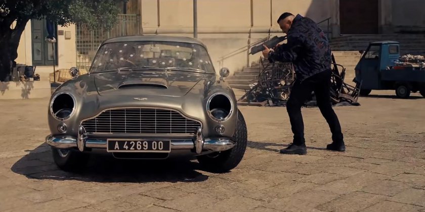 Астон Мартин Бонда 007