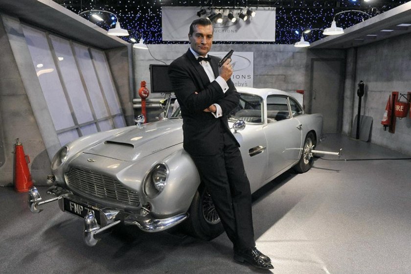 Астон Мартин Бонда 007