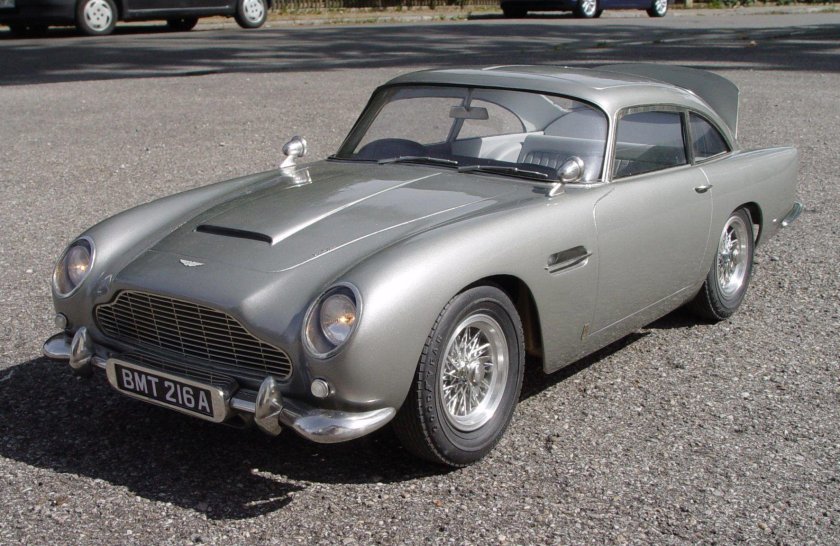 Астон Мартин 007