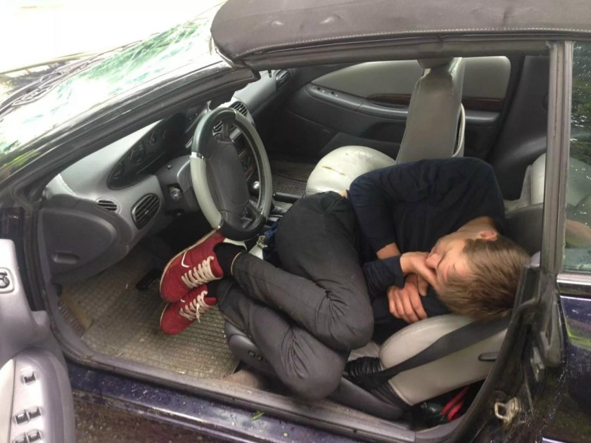 Спать в машине