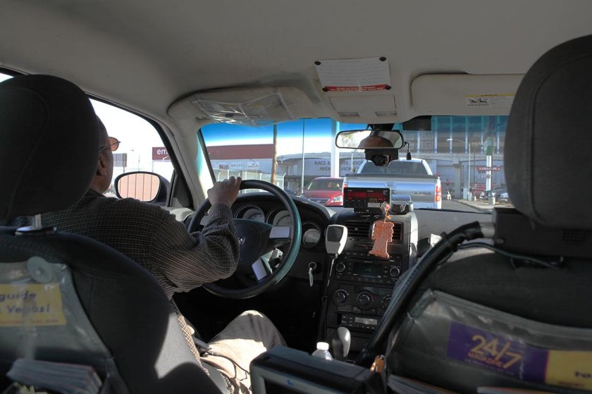 Салон машины таксиста