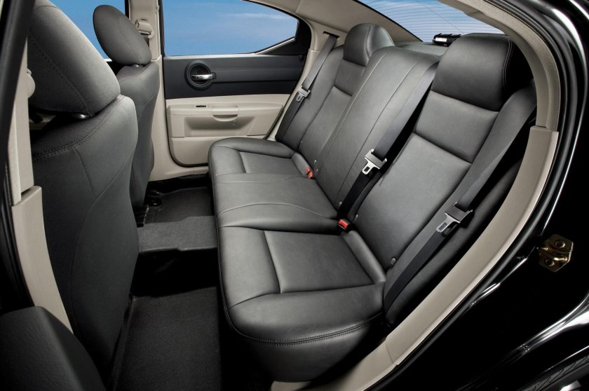 Додж Калибр салон сзади