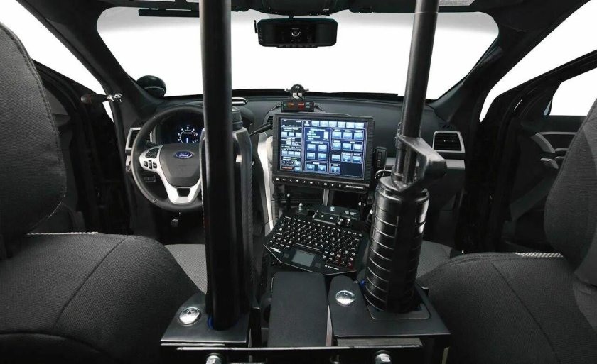 Ford Explorer Interceptor салон