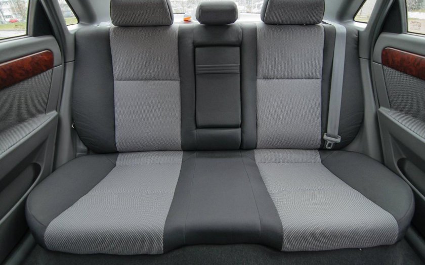 Задний ряд Дэу Джентра