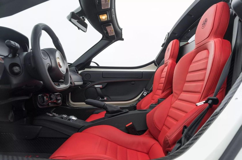 Alfa Romeo 4c салон