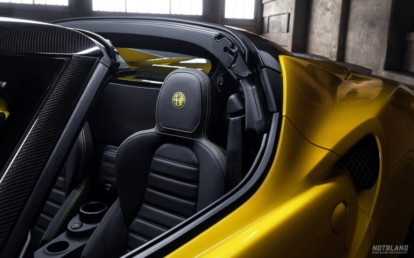 Alfa Romeo 4c Spider салон