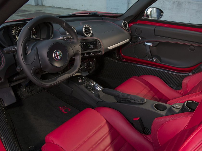 Alfa Romeo 4c салон