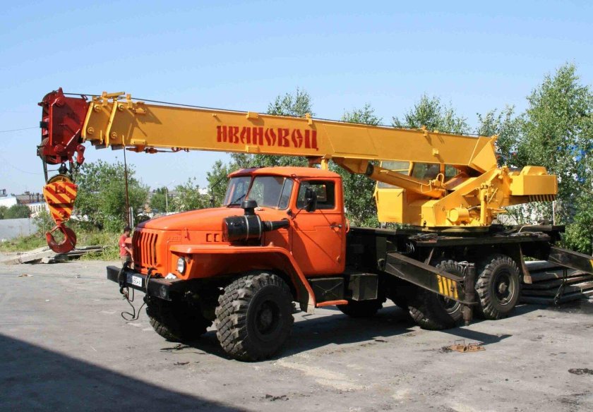 Кран Урал Ивановец 25 тонн