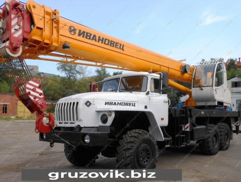 Автокран КС-45717к-1