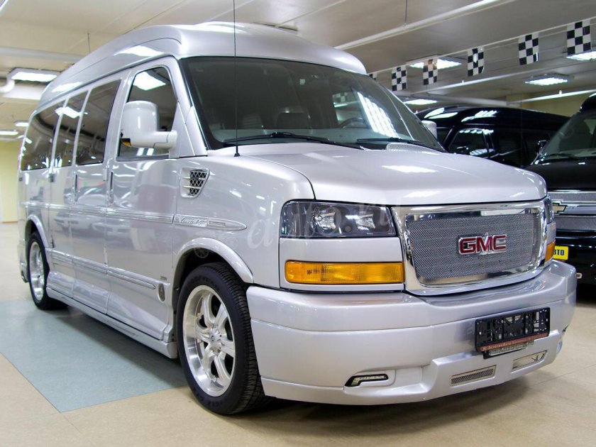GMC Savana i Рестайлинг