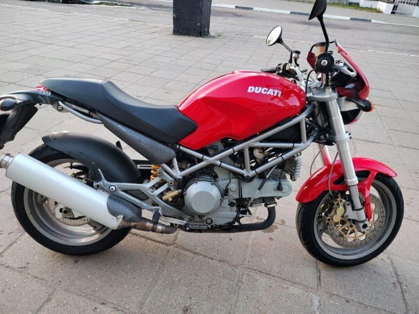 Ducati monster 900