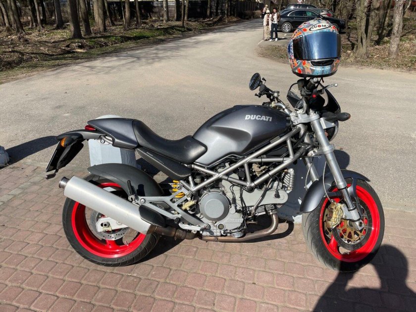 Ducati Monster 989