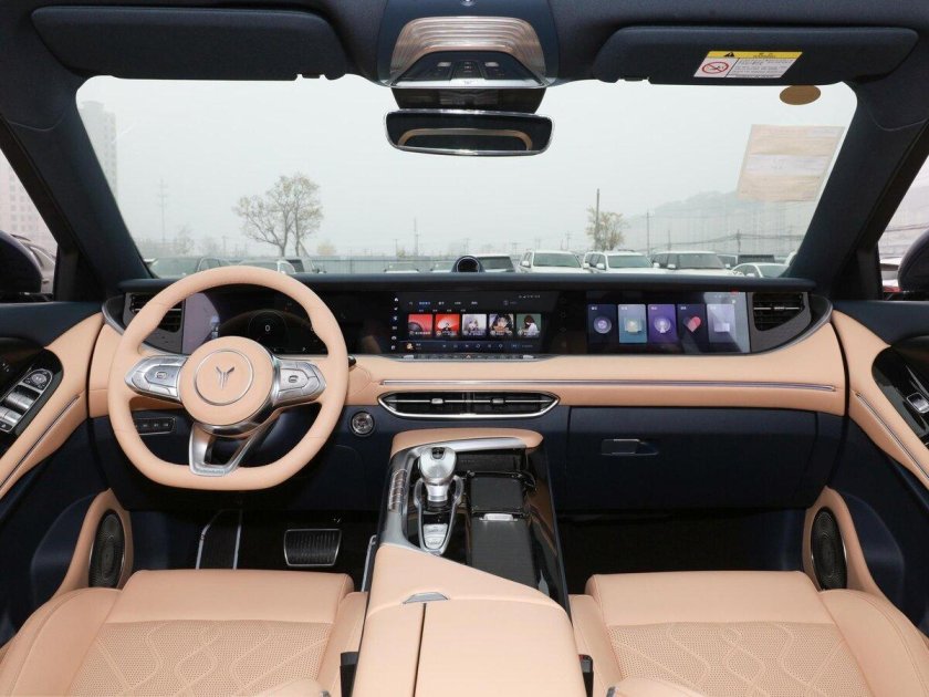 Китайский электромобиль voyah free