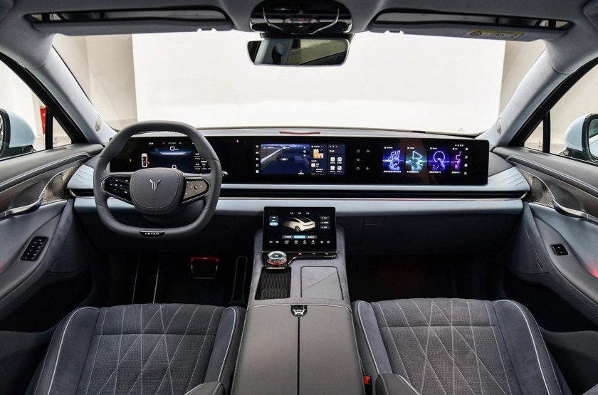 Voyah седан 2023