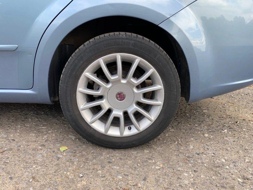 Фиат линеа на оригинальных дисках