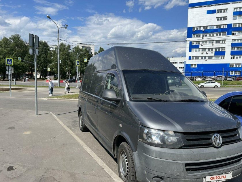 Фольксваген Транспортер цельнометаллический