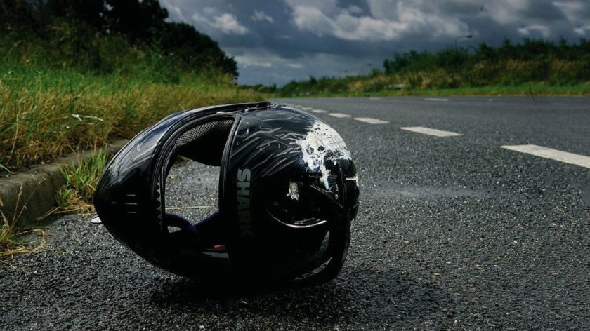 Разбитый велошлем