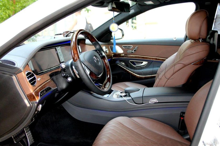 Мерседес 221 коричневый салон