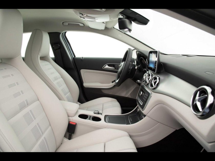 Мерседес GLA 200