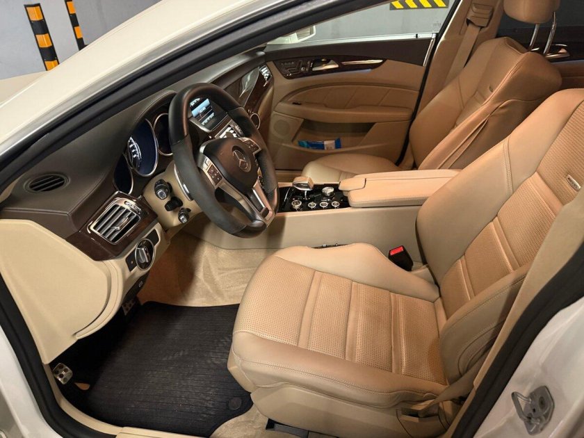 Mercedes benz cls amg 63