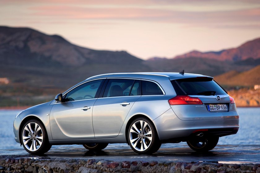 Опель Инсигния универсал 2014