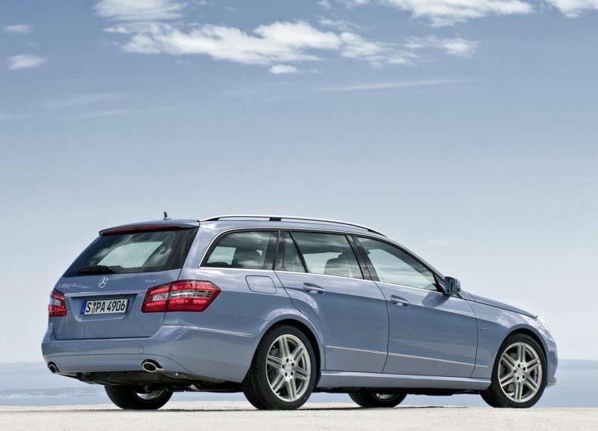 Мерседес е универсал