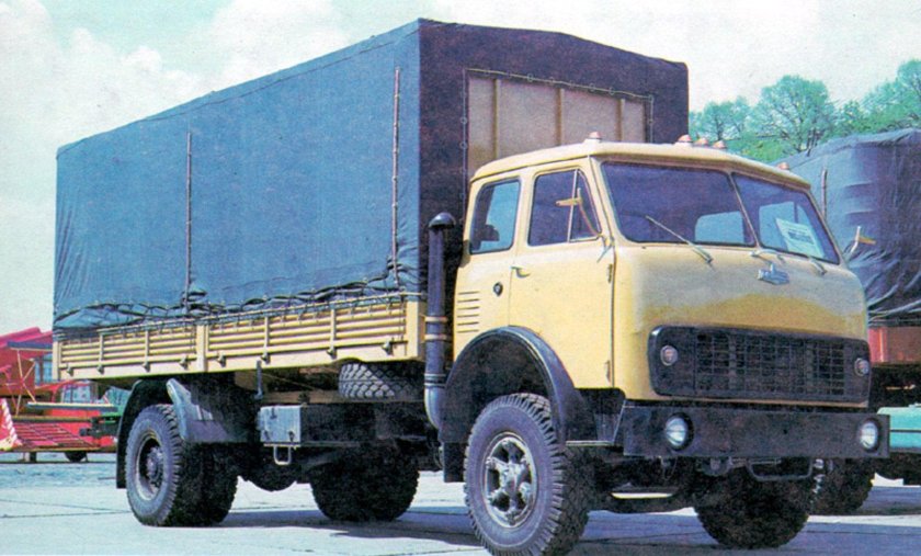 Бортовой грузовик МАЗ-5335