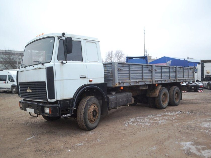МАЗ 6303 бортовой