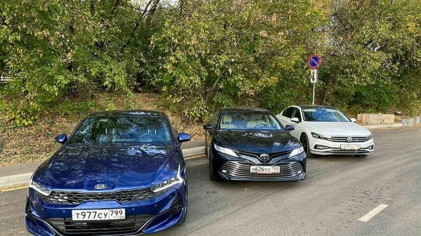 Форд Мондео и Тойота Камри