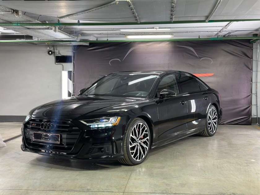 Черная ауди