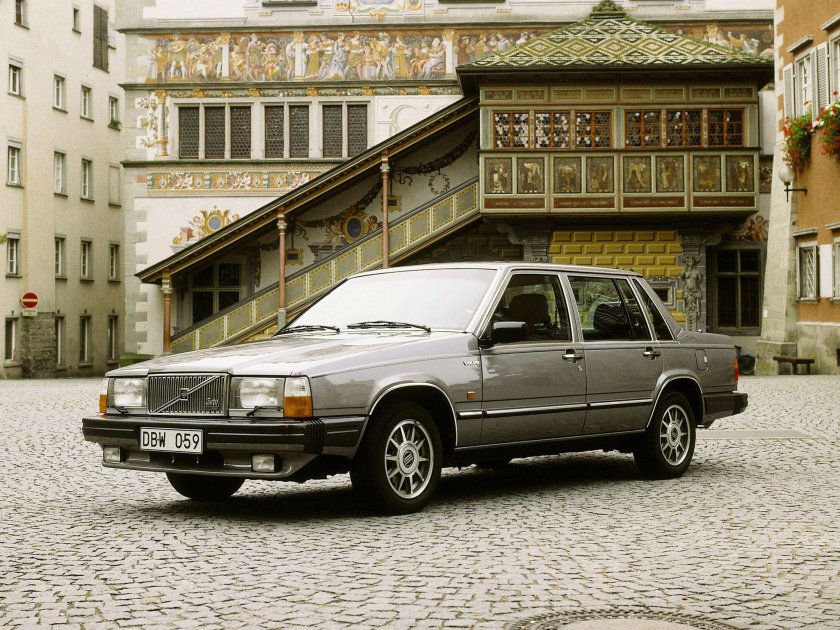 Volvo 760 седан