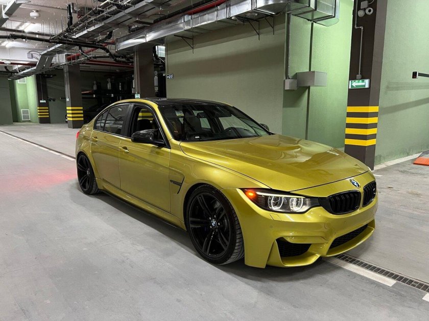 Золотая БМВ