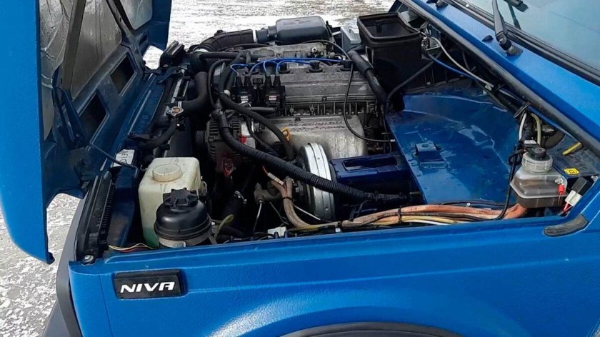 Мотор от Нивы с коробкой