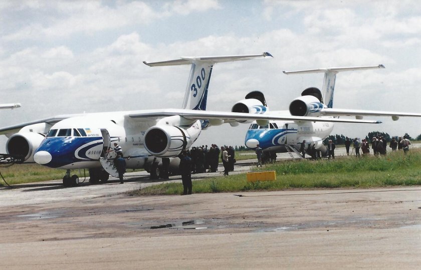 Самолёт АН-74тк-300