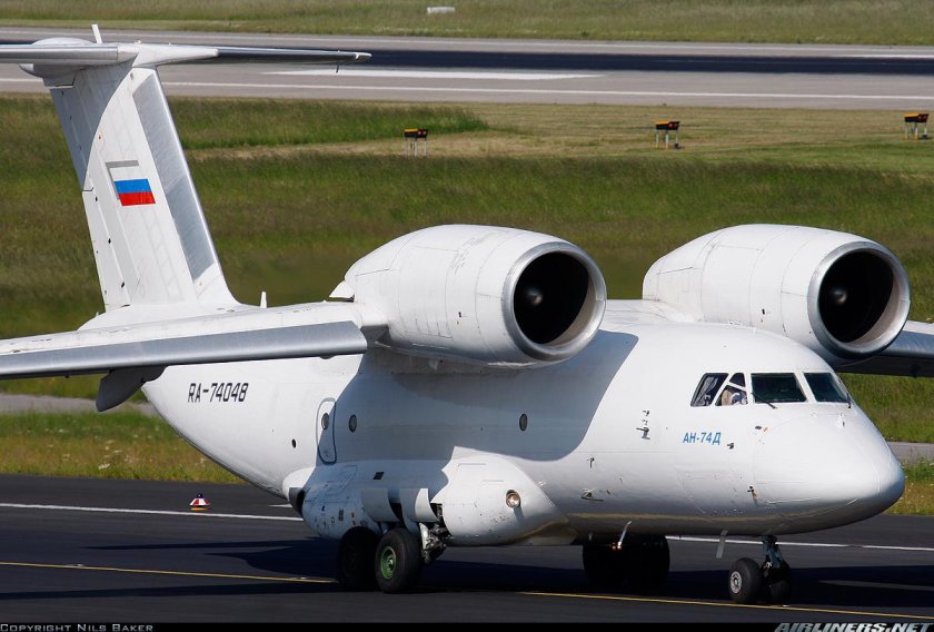 Самолет АН-74тк-200