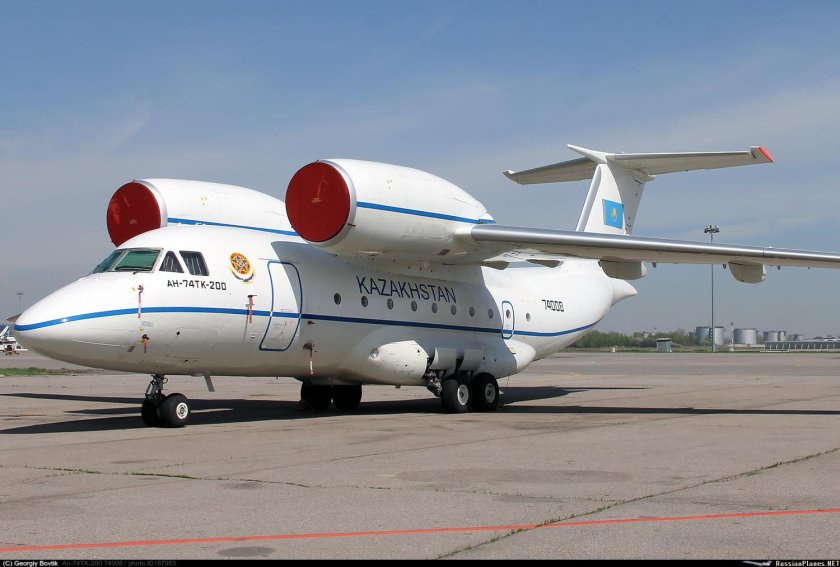 Самолет АН-74тк-200