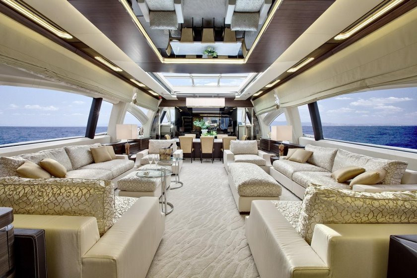 Яхта Азимут 120