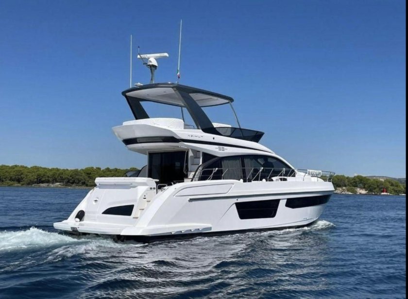 Яхта галеон 680 fly