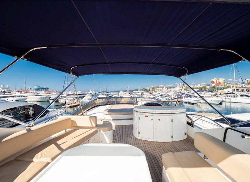 Яхта Санта Мария