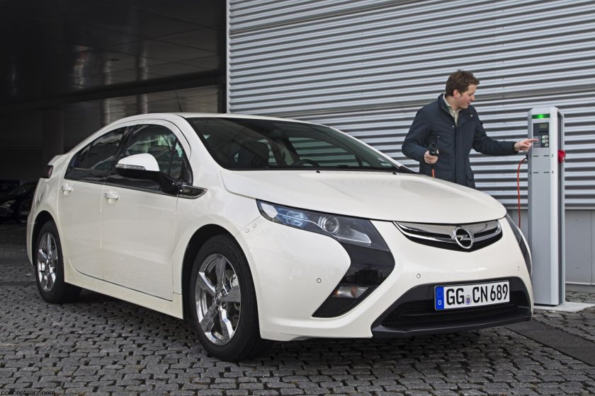 Opel Ampera 2012
